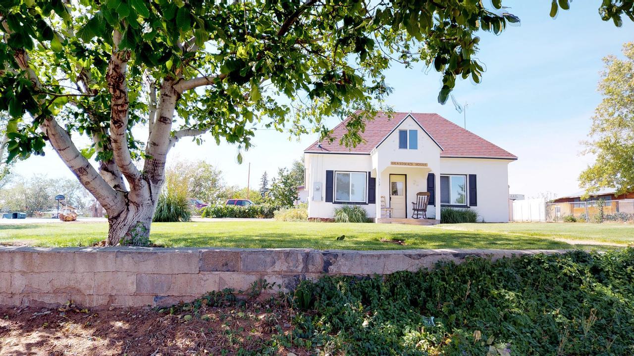 Hot Tub And Grandma'S Cottage, Charming And Nostalgic Blanding Exteriör bild